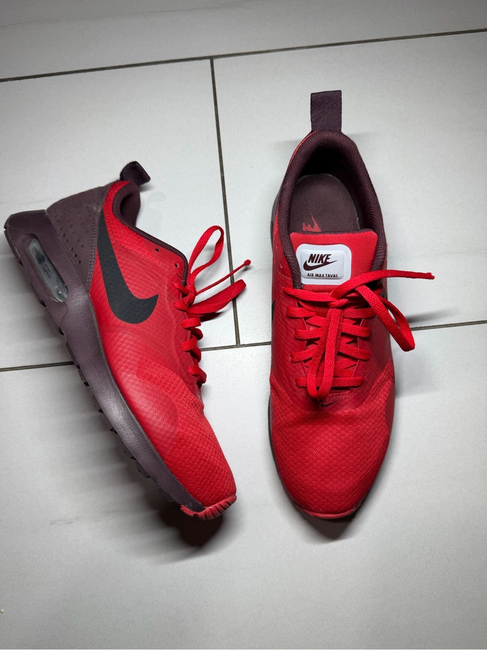 Size 8.5 - Mens Nike Air Max Tavas  Red